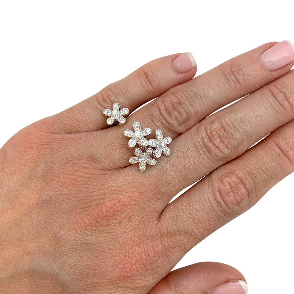 Van Cleef & Arpels ring, "Socrates", white gold and diamonds.