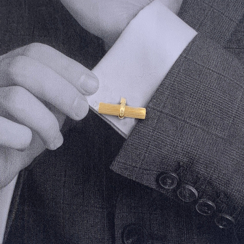 Van Cleef & Arpels yellow gold cufflinks.