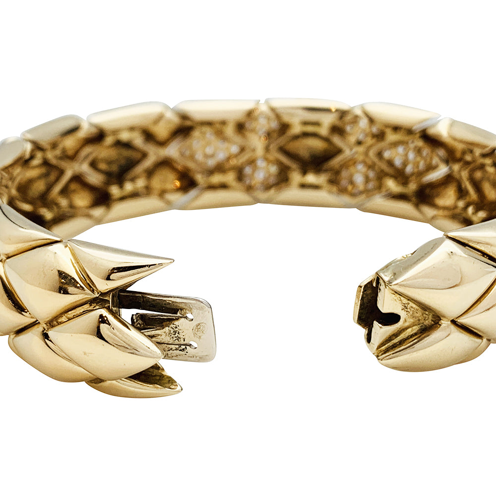 Chaumet bracelet, "Les Belles Cordelières", yellow gold and diamonds.