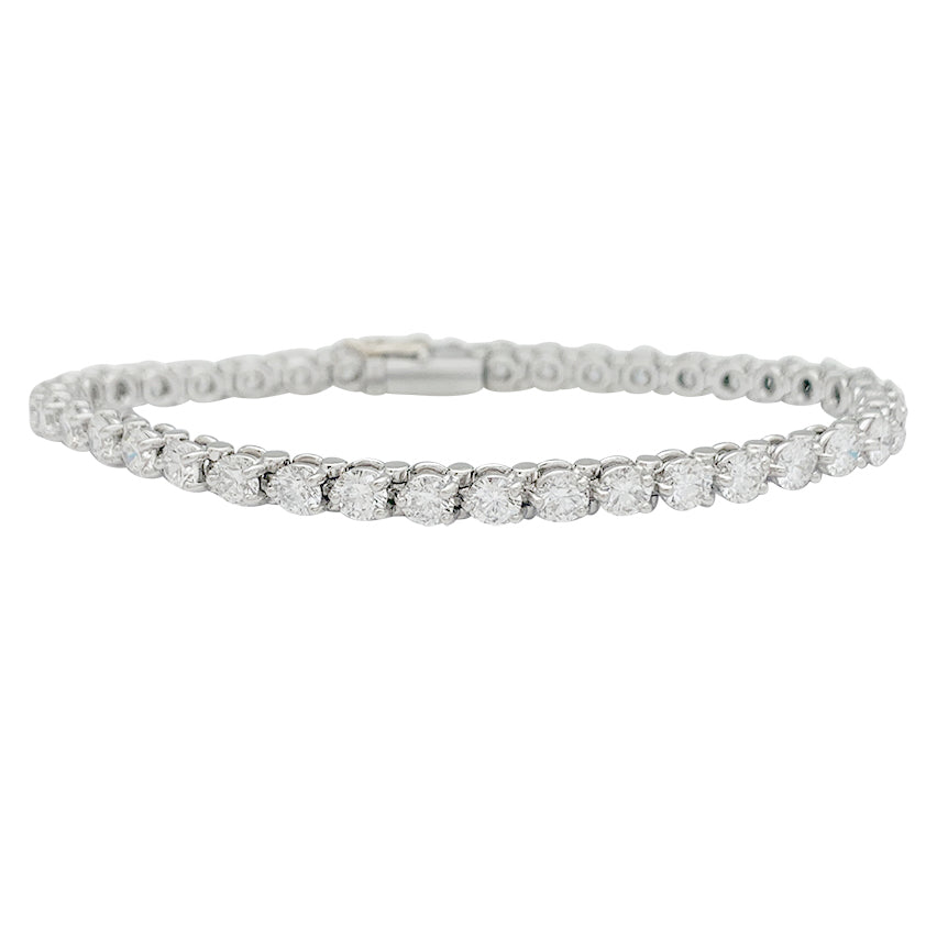 Cartier, Bracelet "Lignes Essentielles", en platine serti de diamants.
