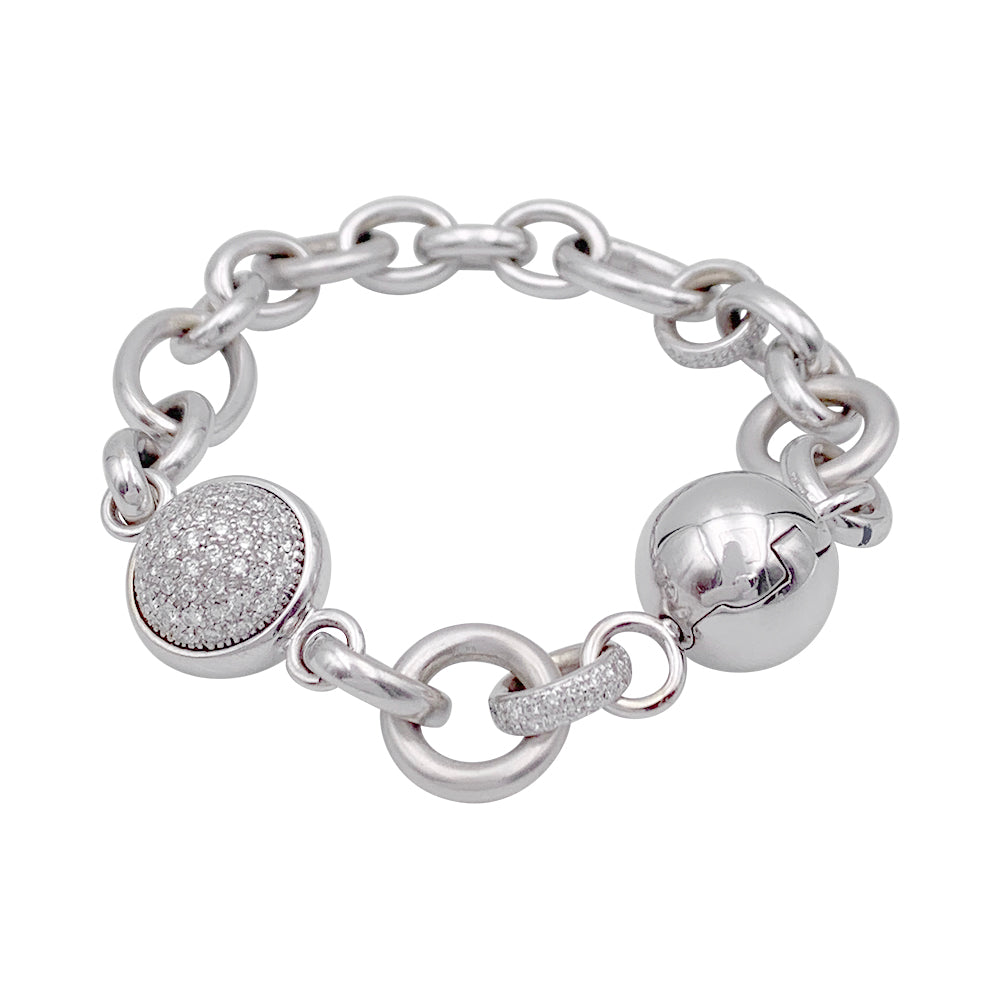 Pomellato bracelet in white gold, diamonds.