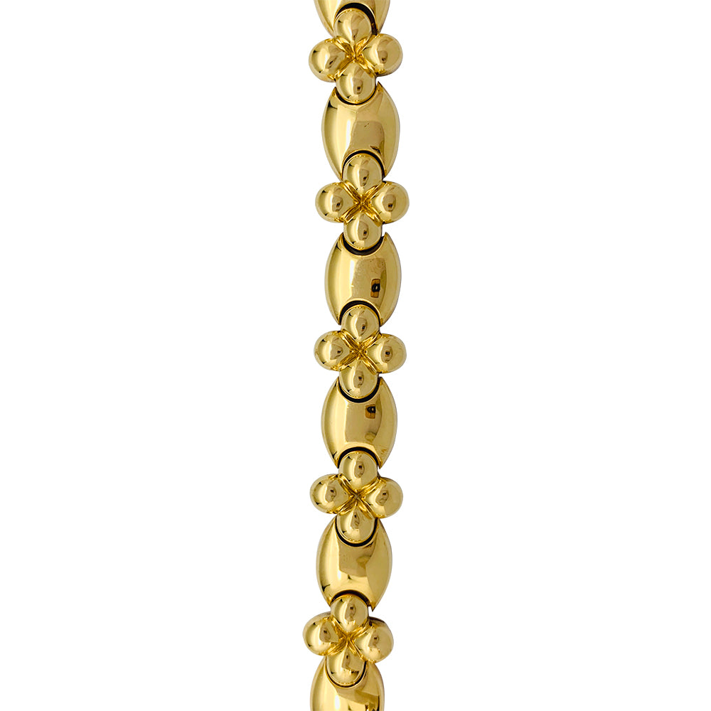 Van Cleef & Arpels clover bracelet in yellow gold.