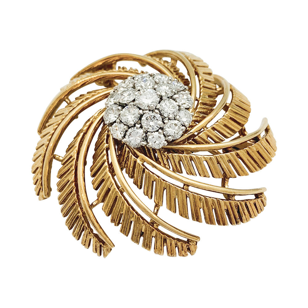 Vintage Cartier clip, yellow gold and diamonds.