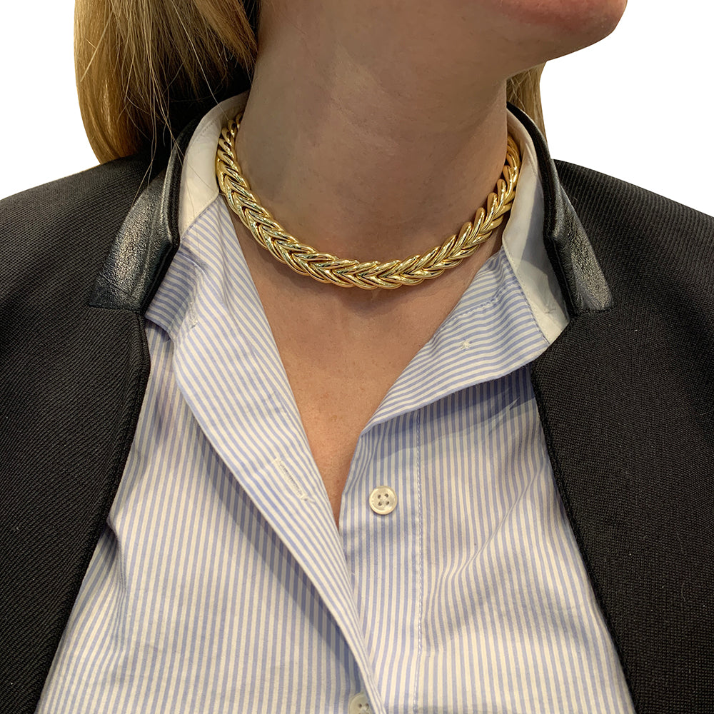 Boucheron "Tressé" necklace in yellow gold.