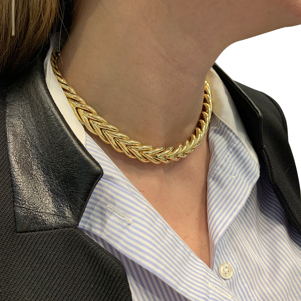 Boucheron "Tressé" necklace in yellow gold.
