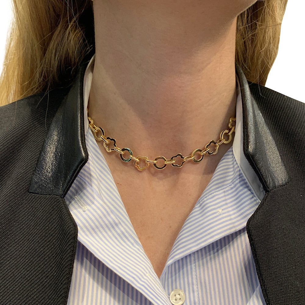 Chanel necklace, "Camellia Profile", yellow gold.