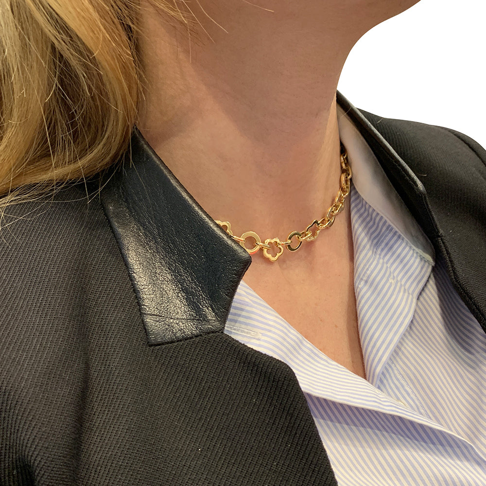 Chanel necklace, "Camellia Profile", yellow gold.