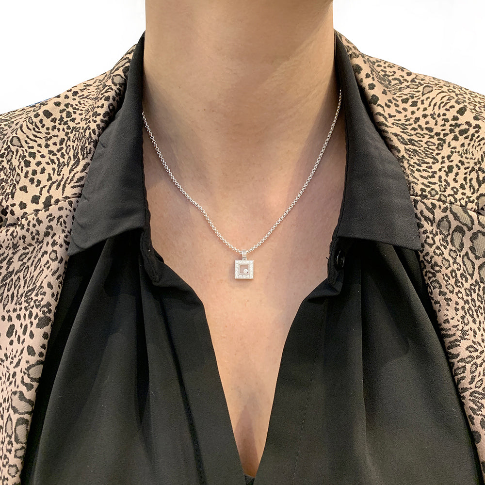 Chopard "Happy Diamonds" necklace in white gold and diamonds.