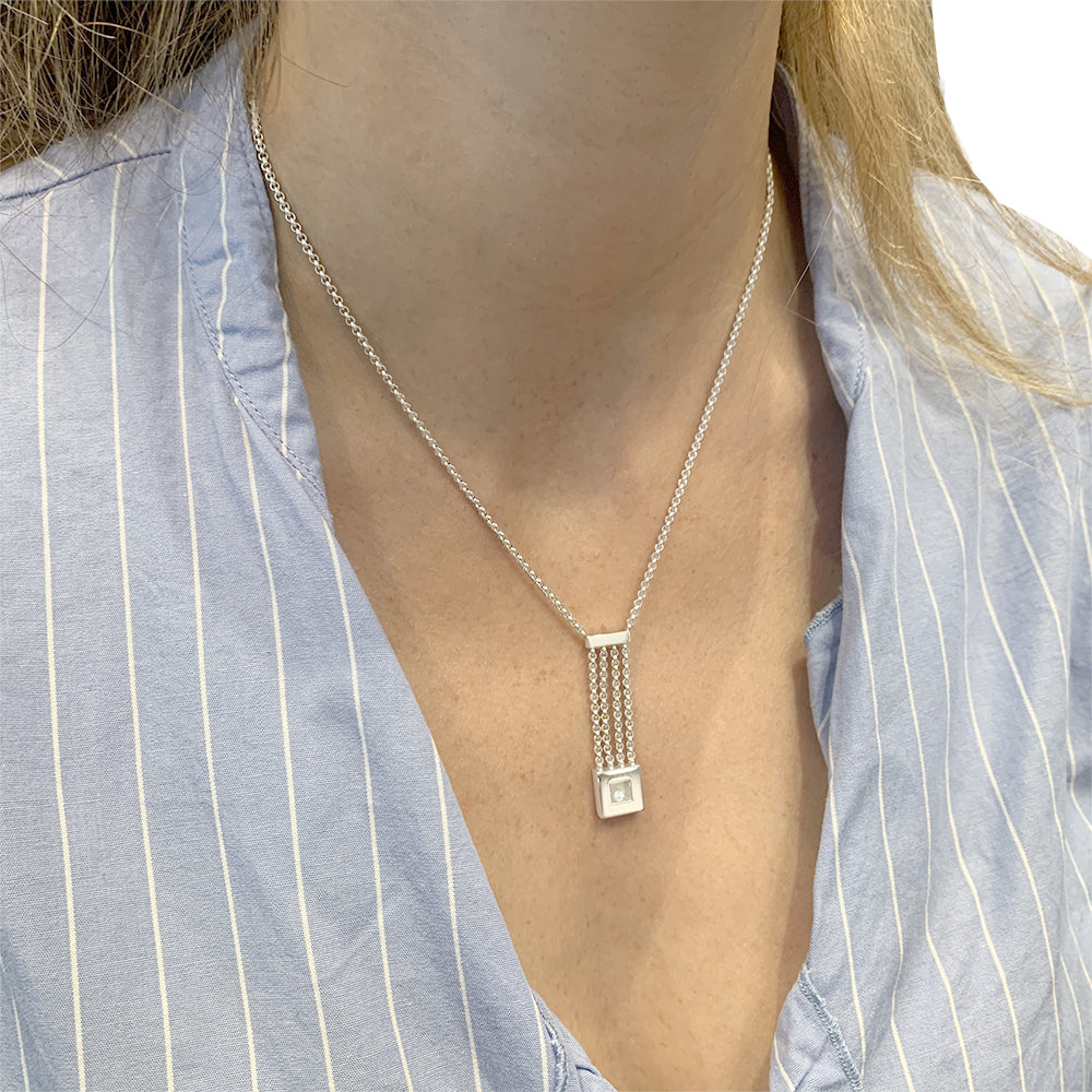 Chopard necklace, "Happy Diamonds", white gold, diamonds.