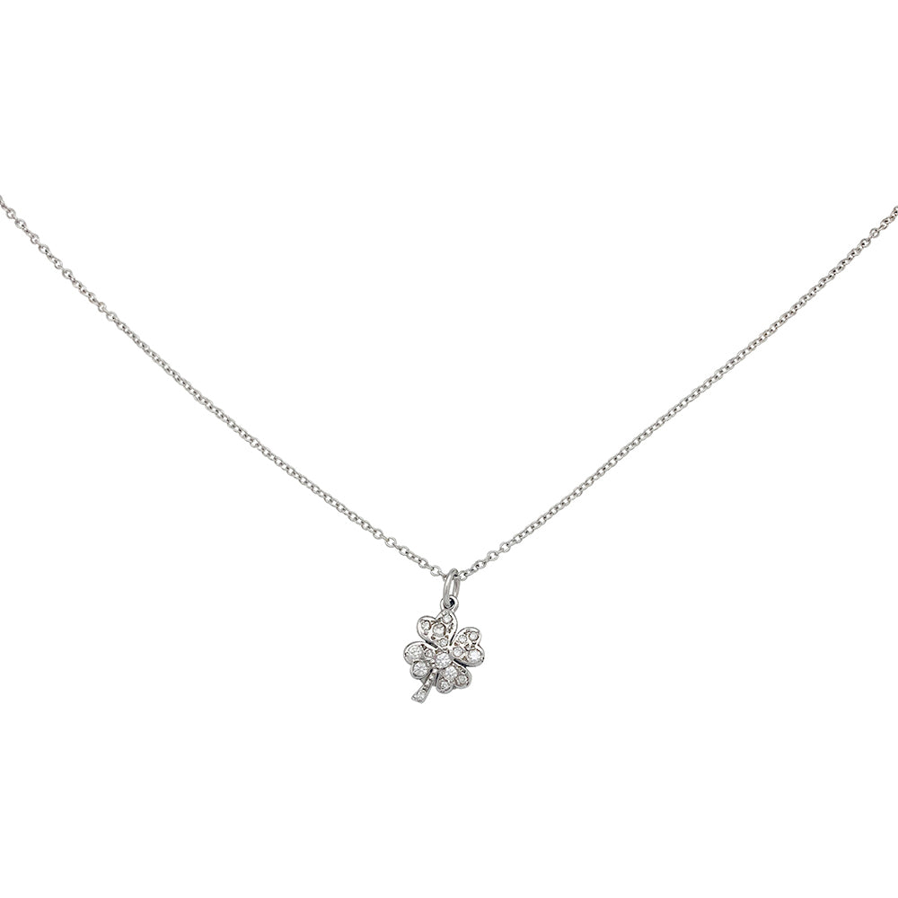 Collier et pendentif Dodo "Trèfle" en or blanc et diamants.