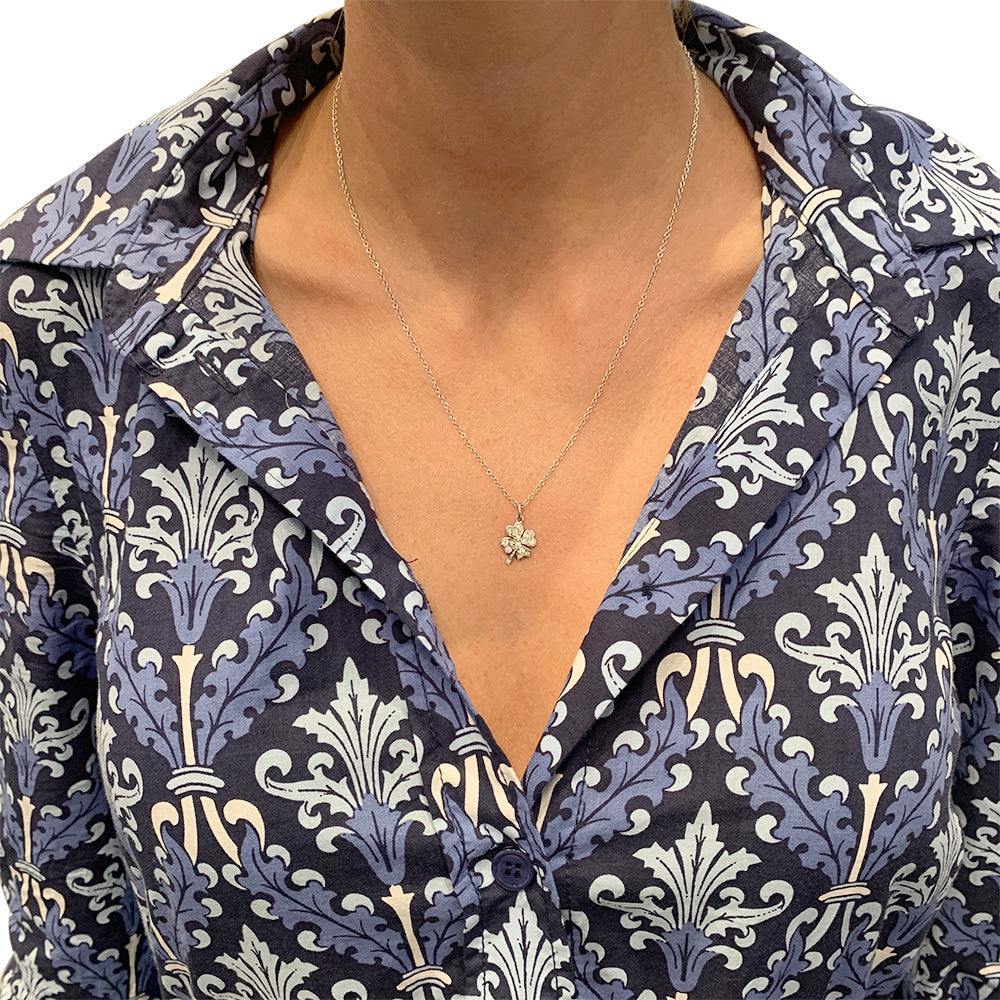 Dodo "Clover" necklace and pendant in white gold and diamonds.