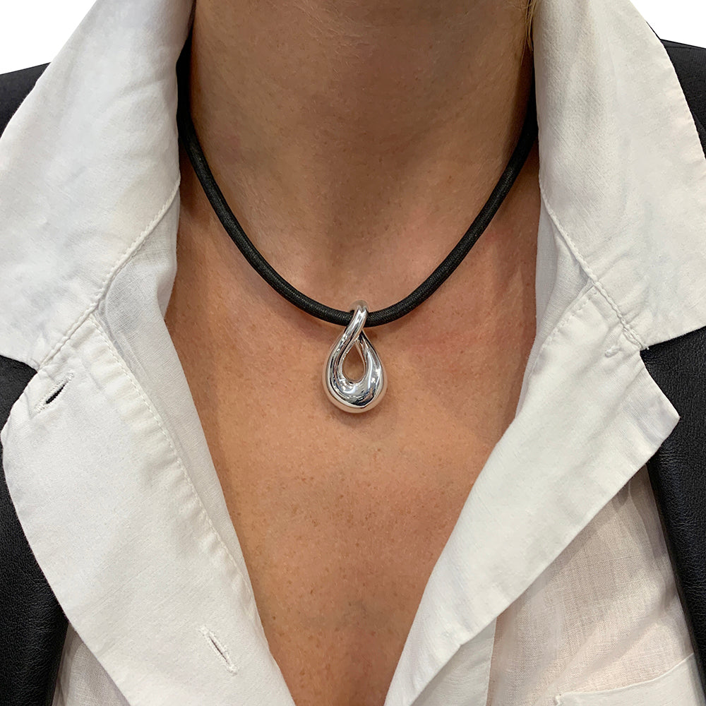 Fred necklace, "Mouvementé", white gold, cord.