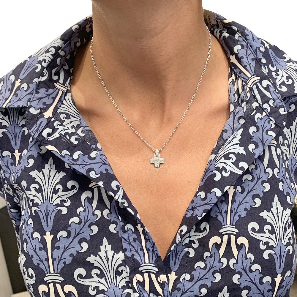 Pomellato necklace, "Cross", white gold and diamonds.