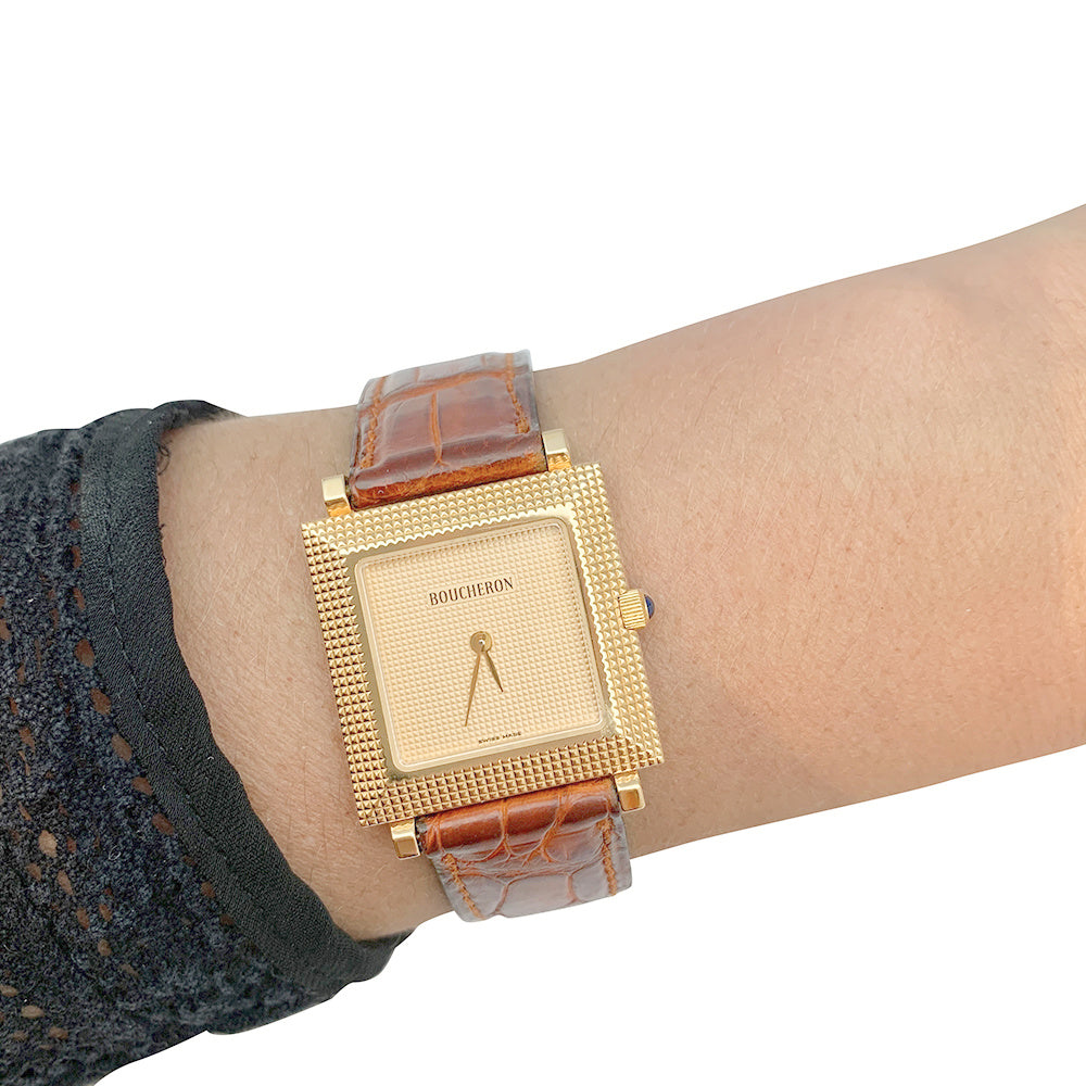 Boucheron watch, "Pointe de Diamants", yellow gold, leather.