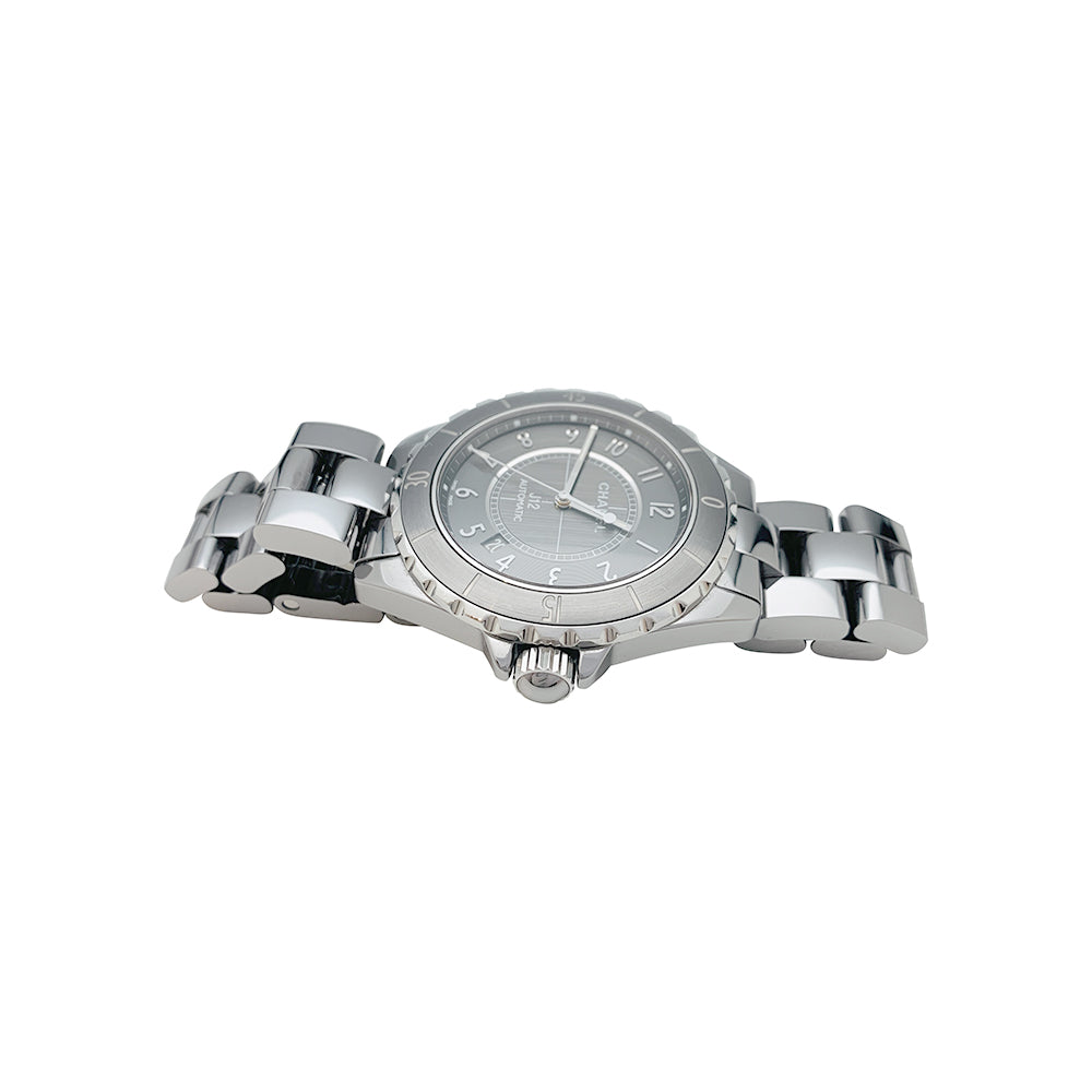 Montre Chanel, "J12 Chromatic".
