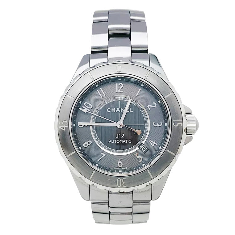 Montre Chanel, "J12 Chromatic".