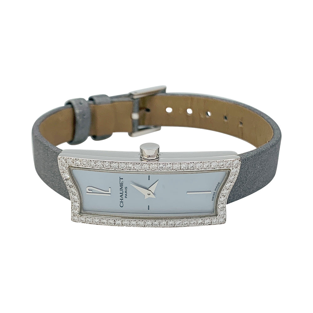 Chaumet "Frisson" watch in white gold, diamonds and mother-of-pearl.