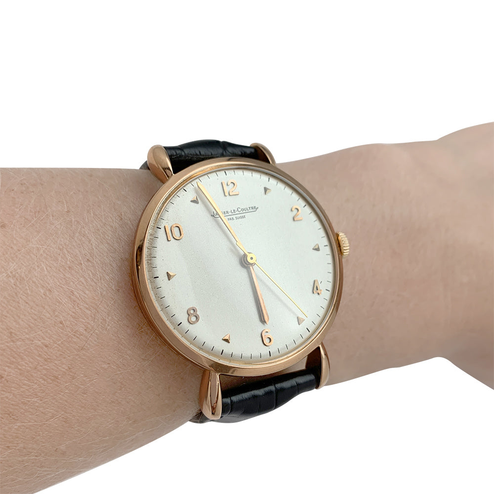 Montre Jaeger Lecoultre en or rose, bracelet cuir.