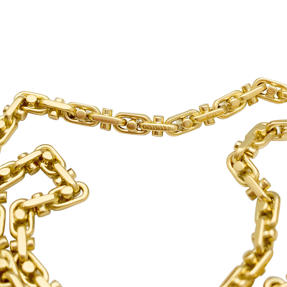 Chaumet yellow gold necklace.