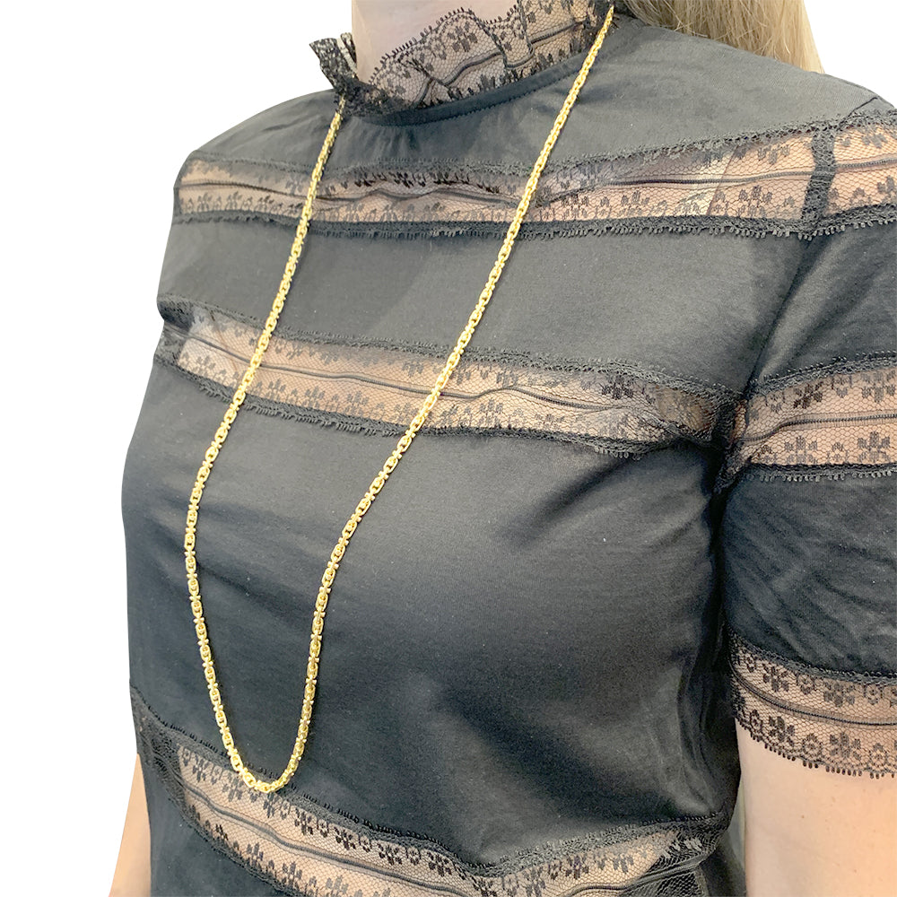 Chaumet yellow gold necklace.