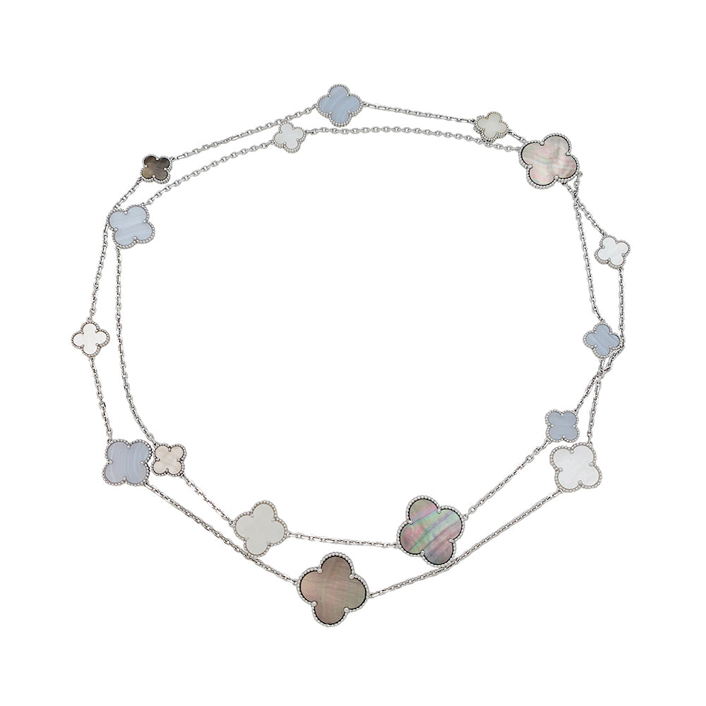 Sautoir Van Cleef & Arpels, "Magic Alhambra", en or blanc, calcédoine et nacre.