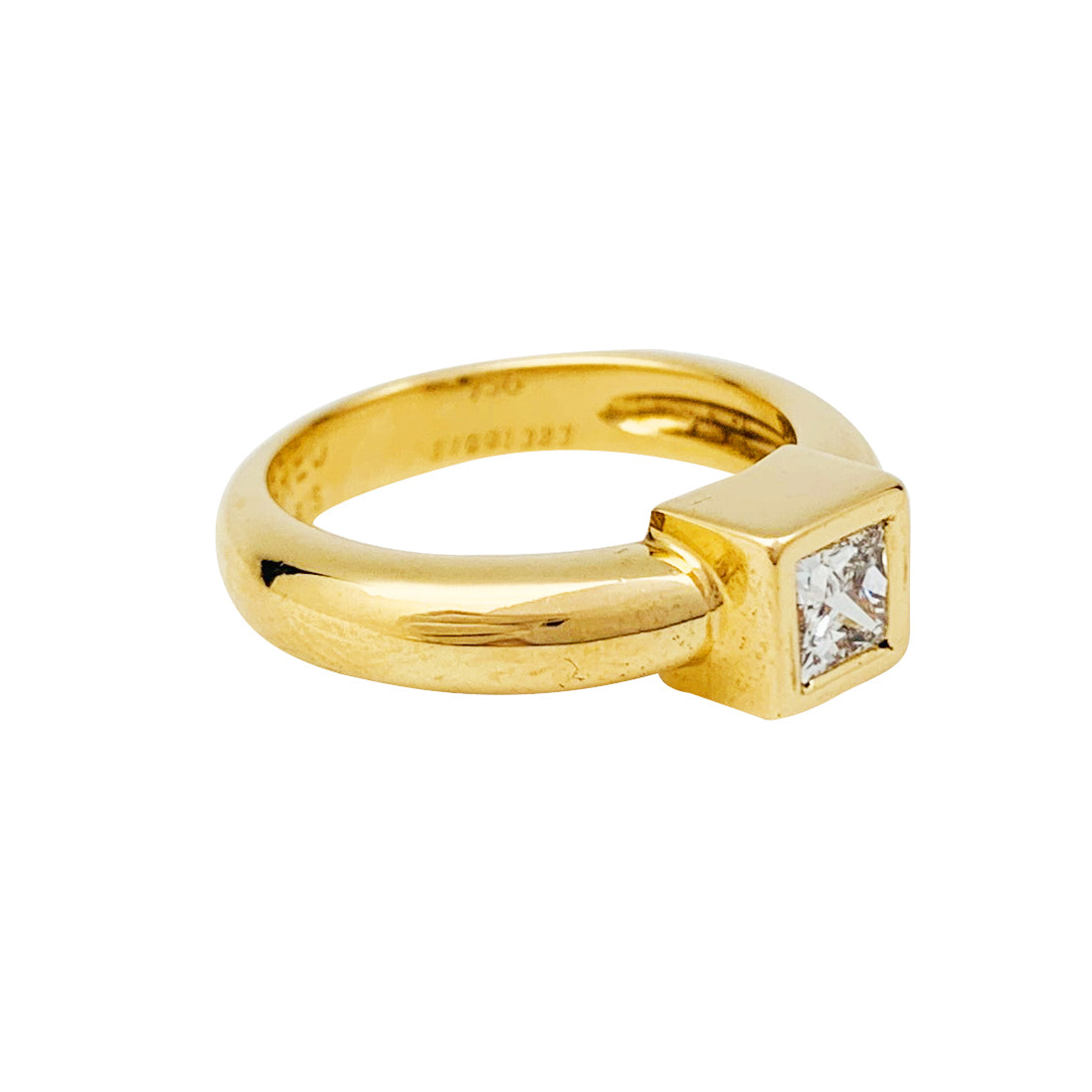 Fred Paris princess diamond solitaire, yellow gold.