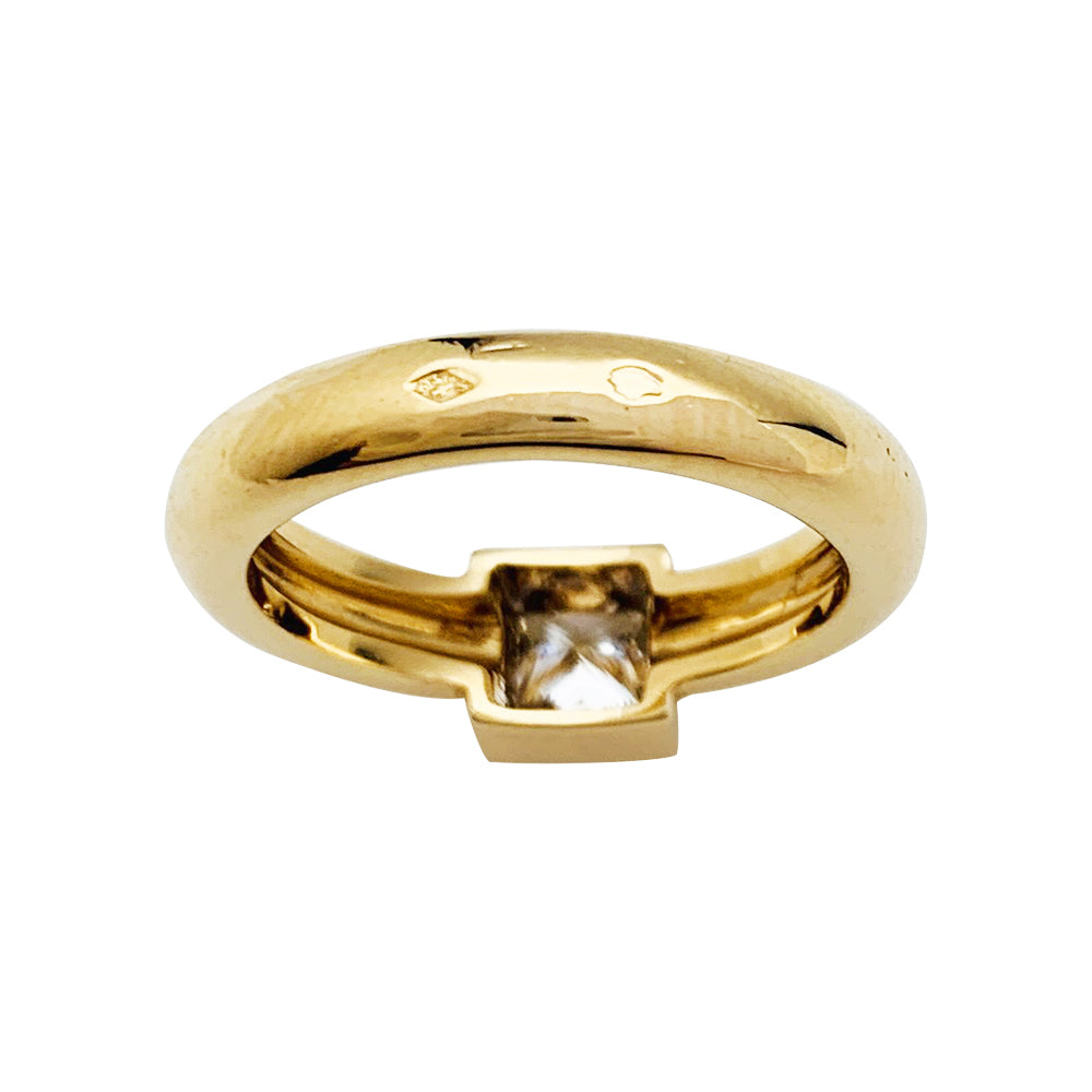 Fred Paris princess diamond solitaire, yellow gold.