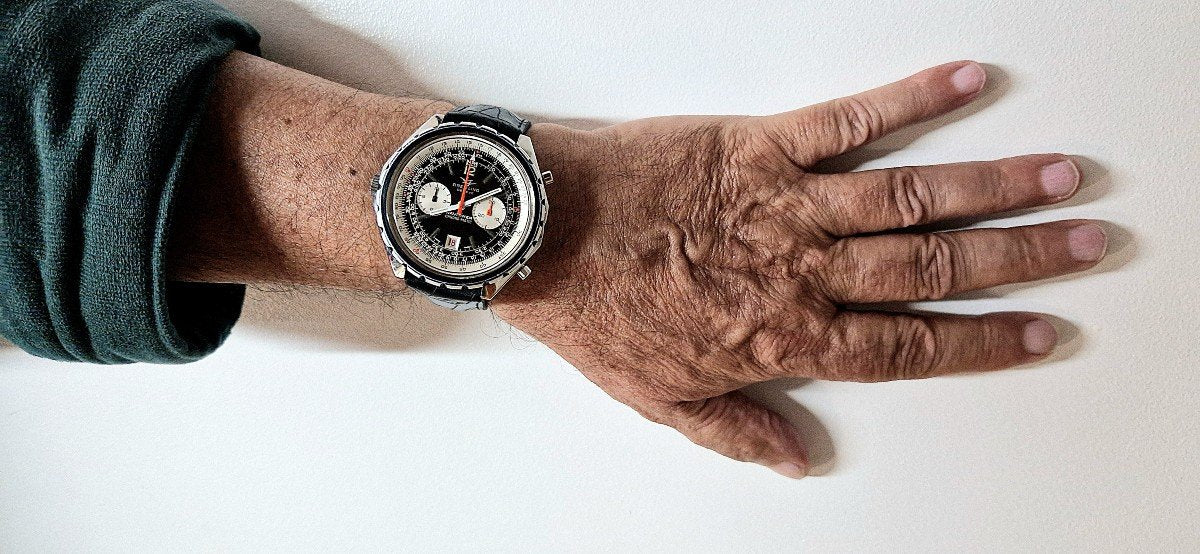 Montre Breitling Navytimer Pizza 1806 Chronomatique Microrotor - Maison Eloe