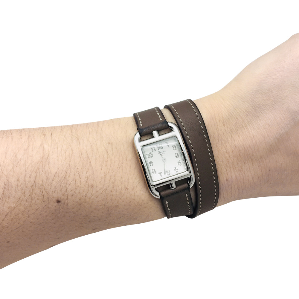 Hermès "Cape Cod" watch in steel on leather. Small model.