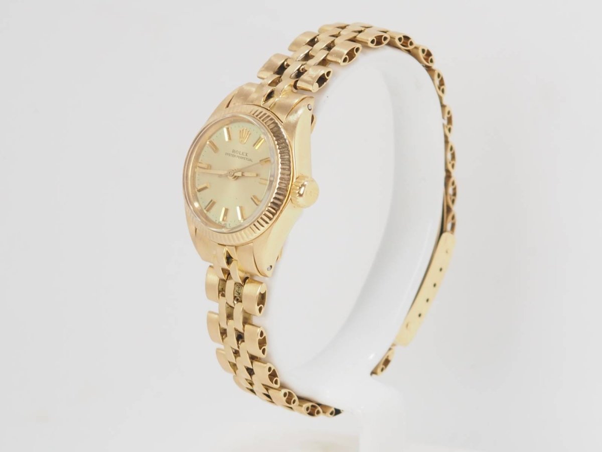 Montre Rolex Oyster Perpetual 6719 Vintage or jaune 26mm - Maison Eloe