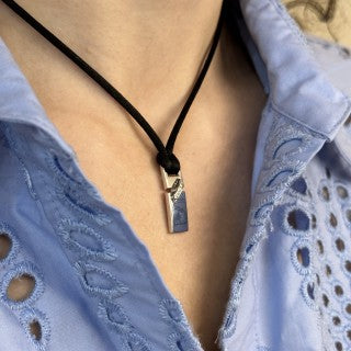 Chaumet simple link pendant in 18K white gold with 0.05Cts of brilliant G-VS diamonds from 2005.
