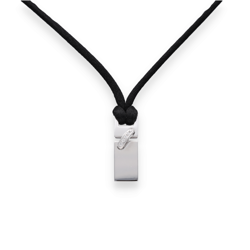 Pendentif Chaumet lien simple en or gris 18 Cts avec 0,05 Cts de diamants brillants G-VS de 2005.