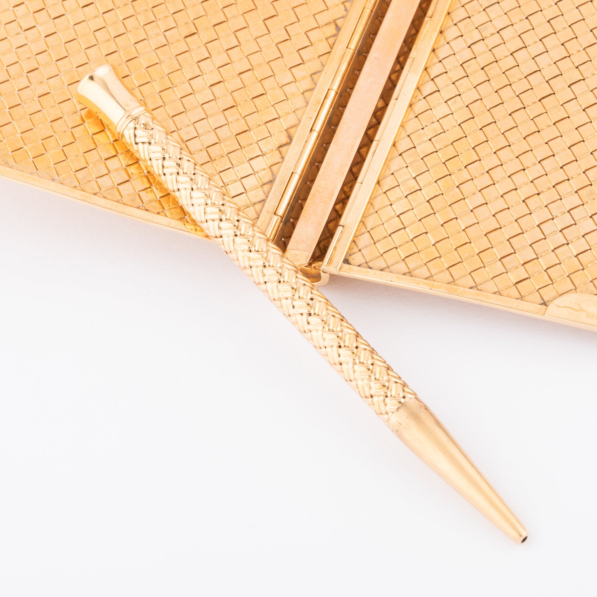 Notebook with yellow gold mechanical pencil signed Van Cleef & Arpels