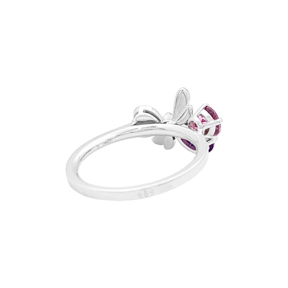 Bague Chaumet, "Attrape-moi...si tu m'aimes", or blanc, améthyste, grenat, diamants.