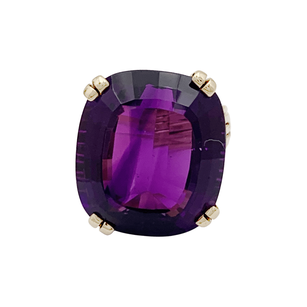 Bague or jaune et améthyste.