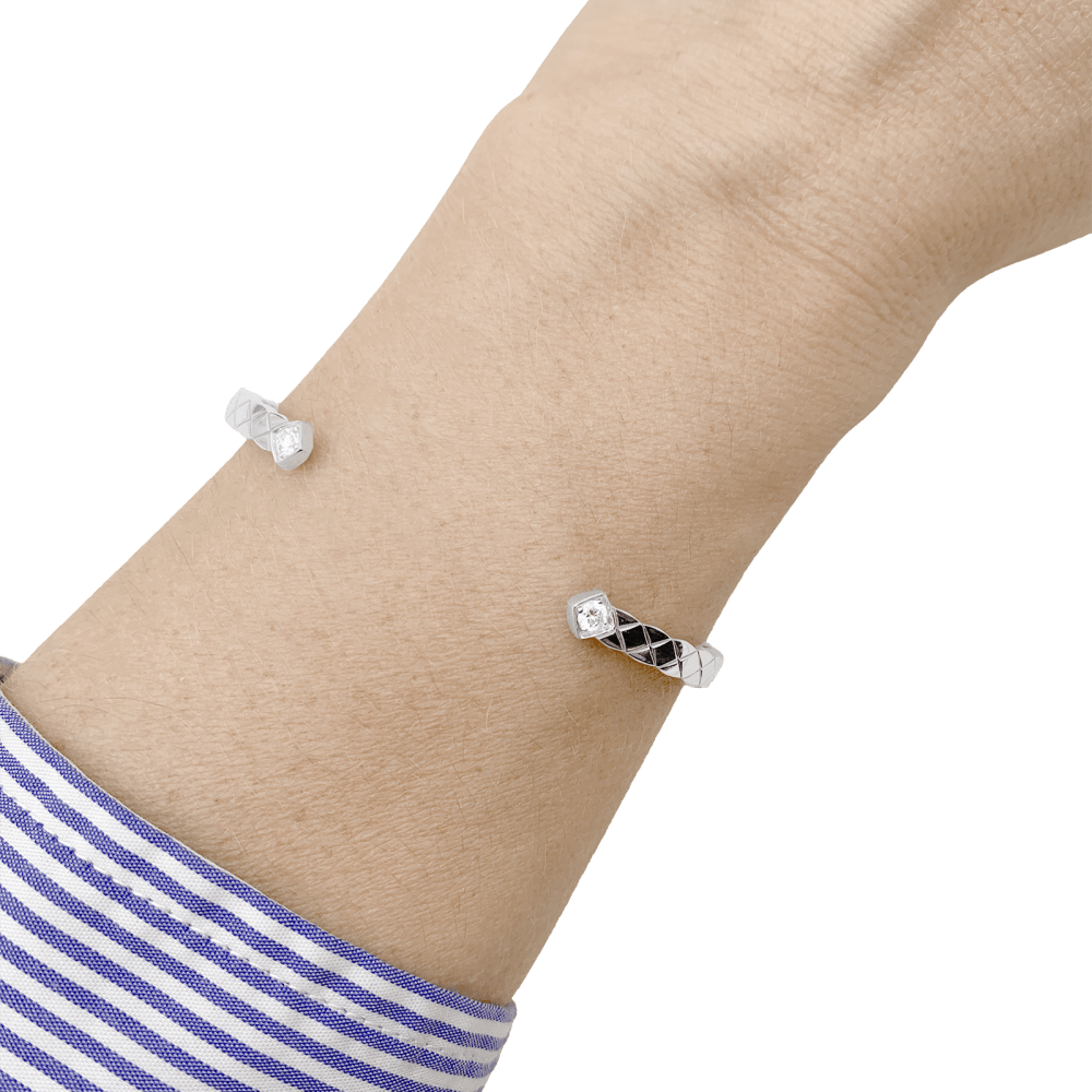 Bracelet Chanel, "Coco Crush", or blanc, diamants.