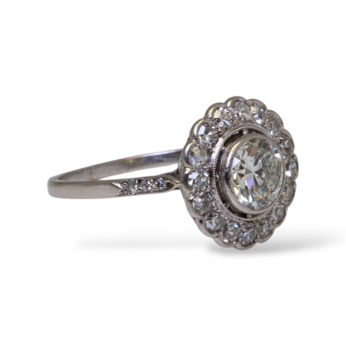 Charmante Bague en platine et diamants années 20 - Maison Eloe