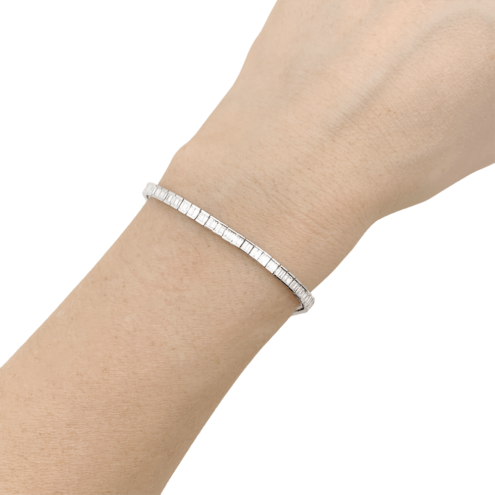 Bracelet ligne, or blanc et diamants taille baguette. - Maison Eloe