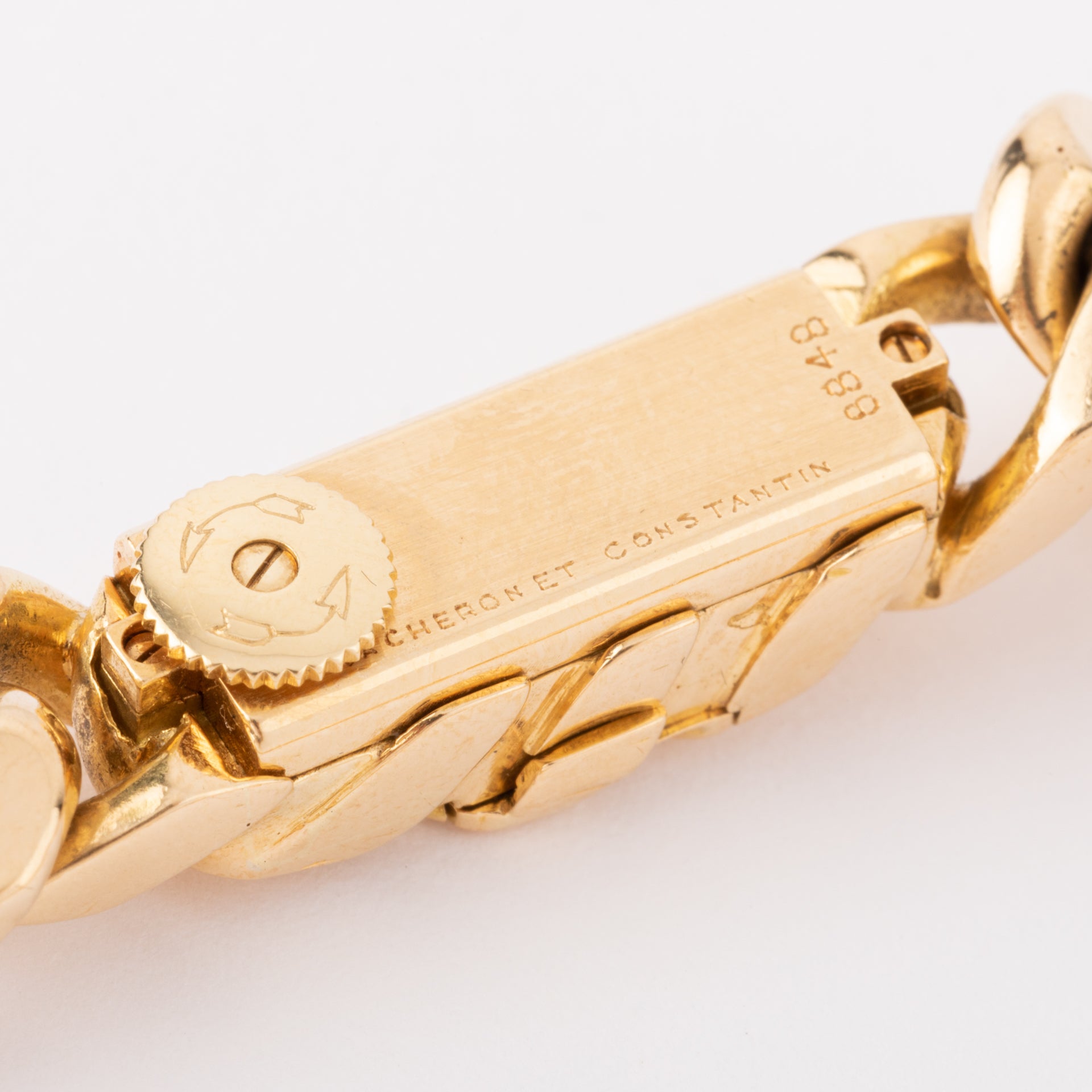 Vacheron et Constantin, a secret watch in 18K yellow gold