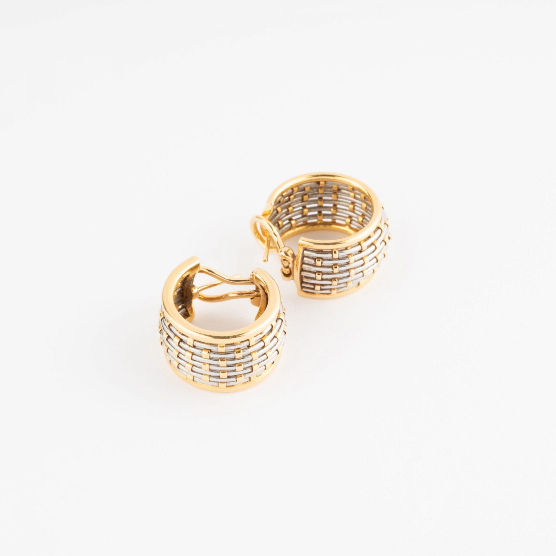 Pair of hoop earrings signed by Cartier