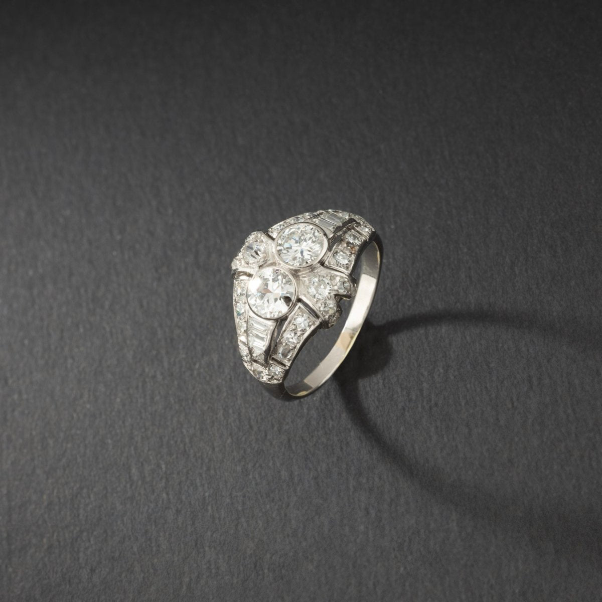 Bague en platine et diamants pour femme. Vers 1910. Belle époque. - Maison Eloe