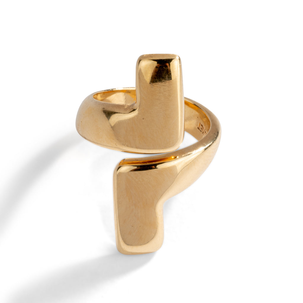 Geometric yellow gold ring from Chaumet