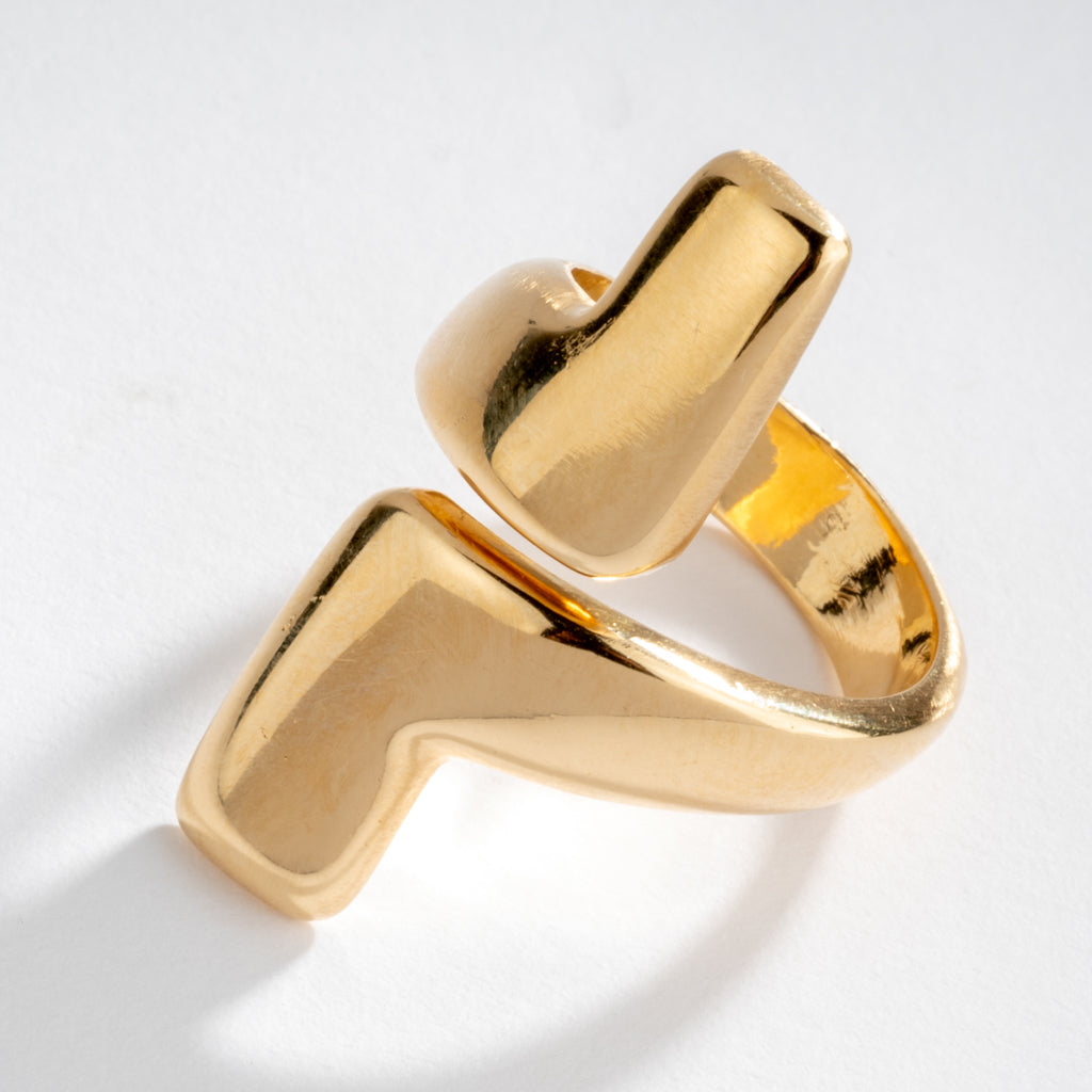 Geometric yellow gold ring from Chaumet