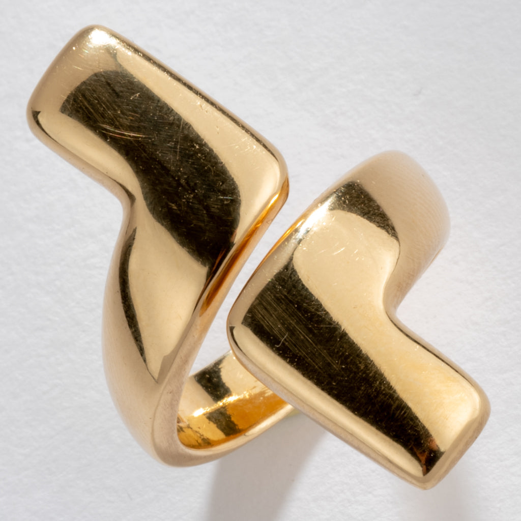 Geometric yellow gold ring from Chaumet