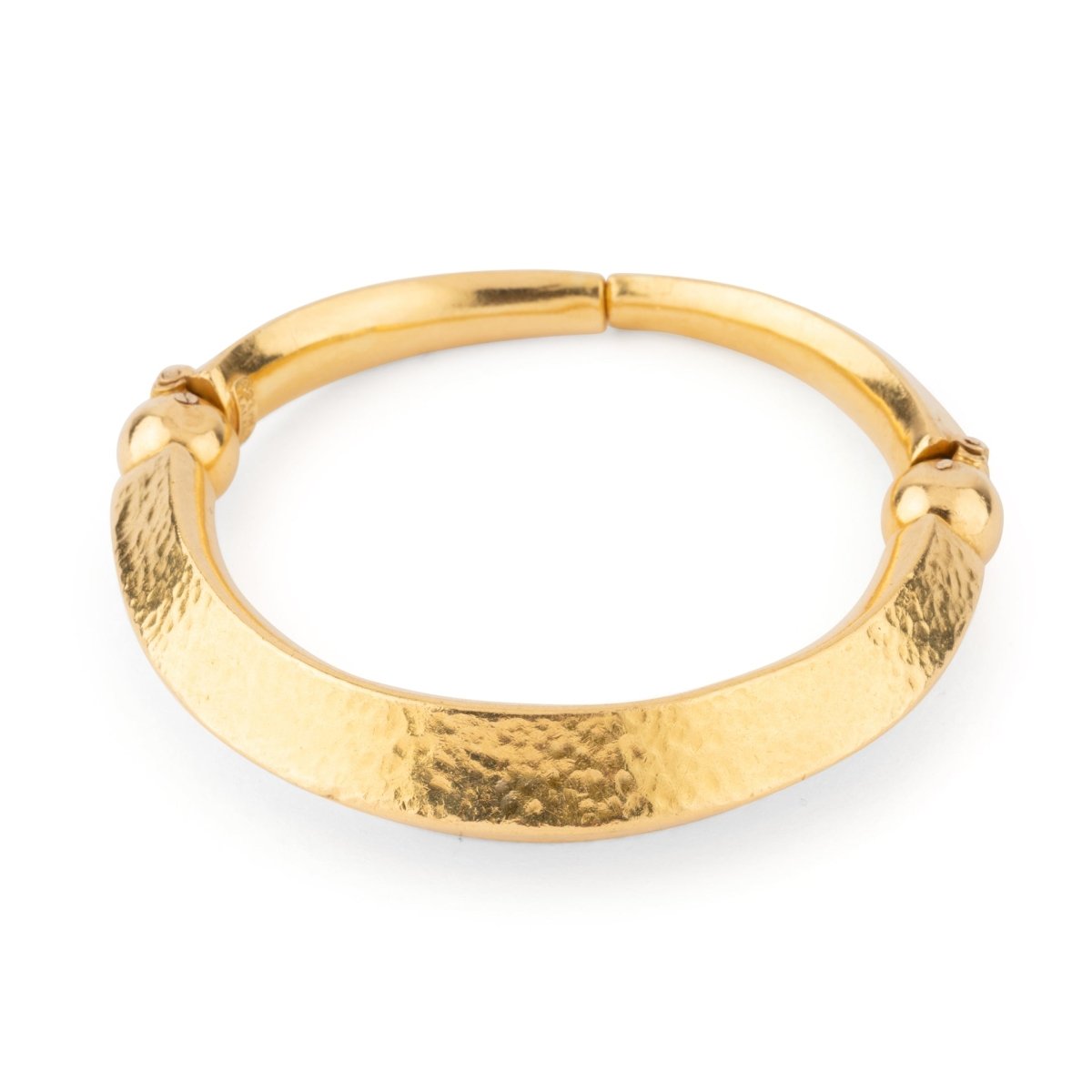 Bracelet jonc en or jaune martelé 22 k du créateur Lalaounis - Maison Eloe