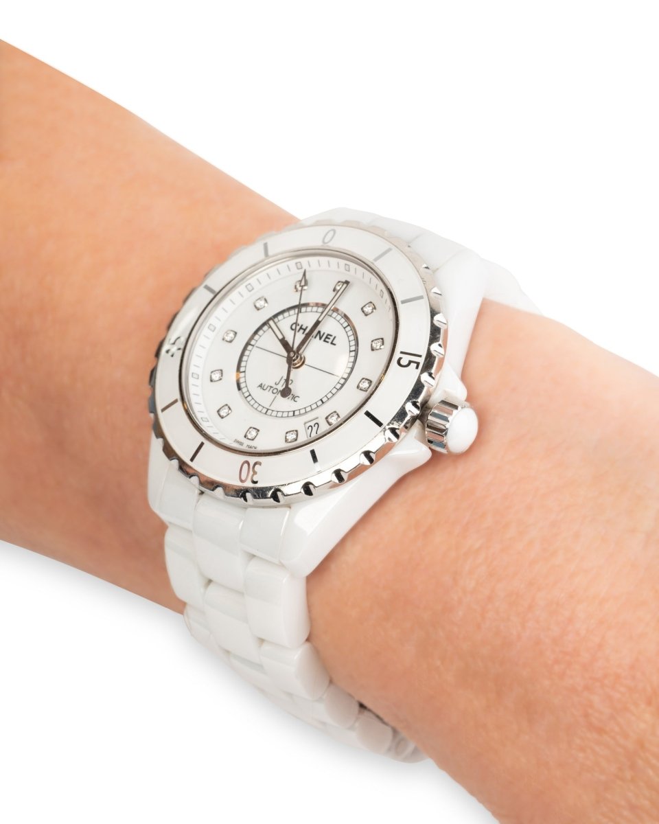 Montre Chanel J12 Diamants Céramique Blanche - Maison Eloe