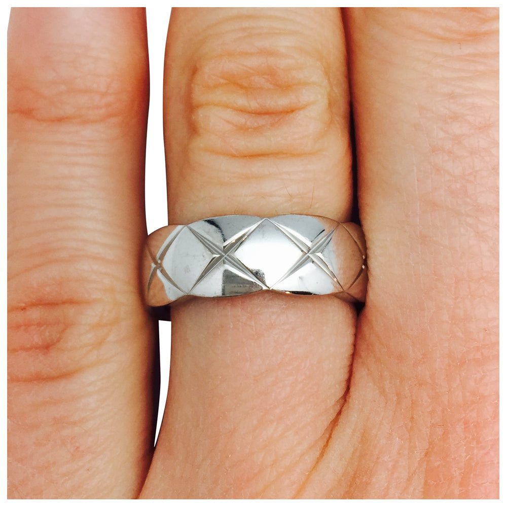 Chanel ring, "Coco Crush", in white gold.