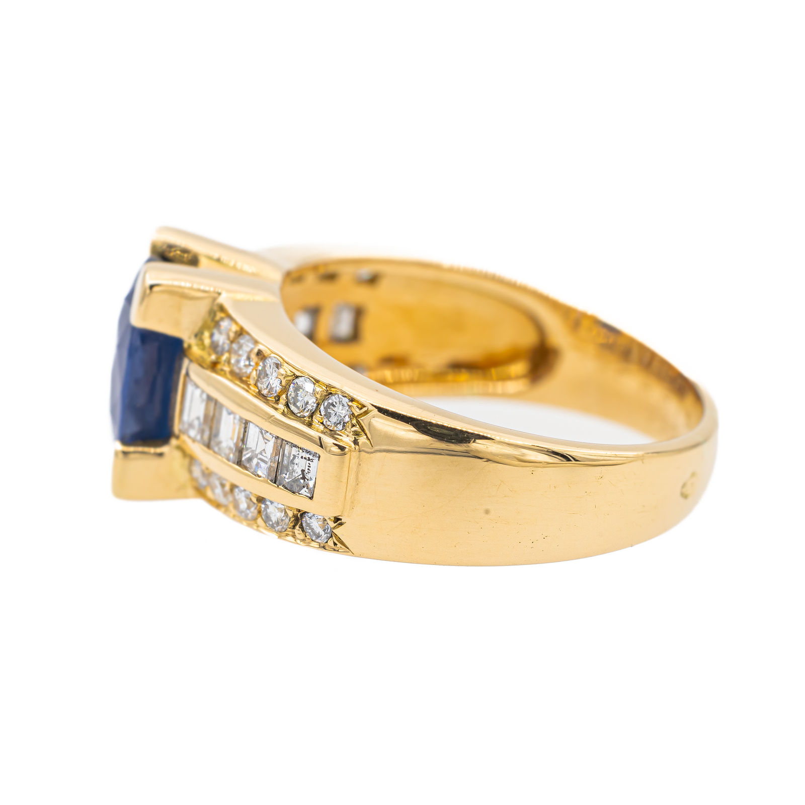 OJ Perrin Yellow Gold Sapphire Ring