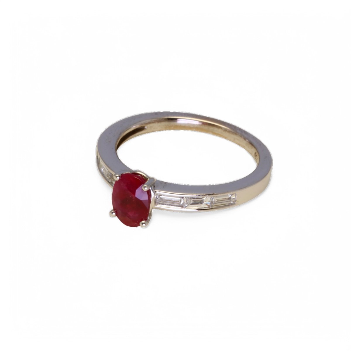 Bague en or blanc rubis et diamants. - Maison Eloe