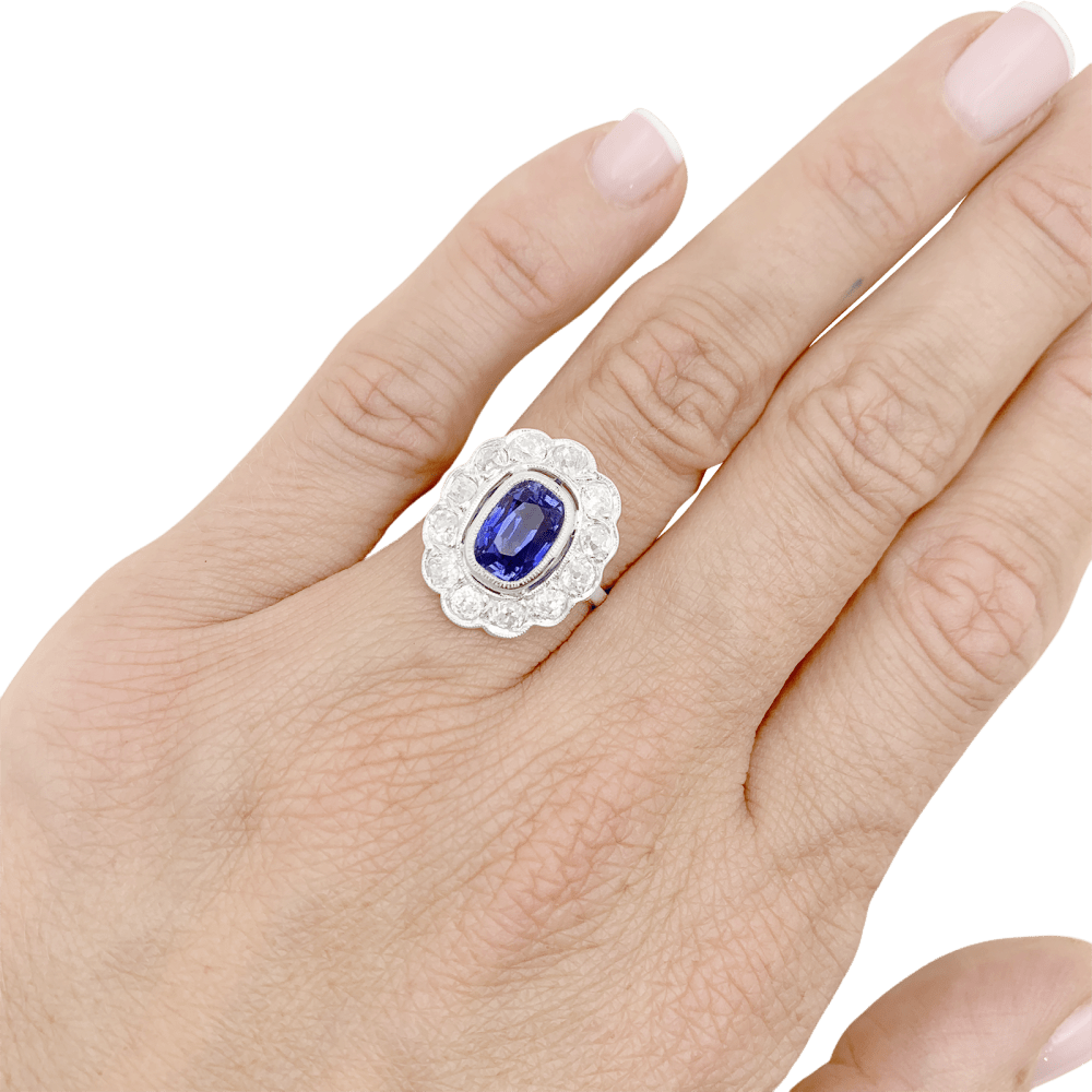 Bague pompadour platine, saphir et diamants.